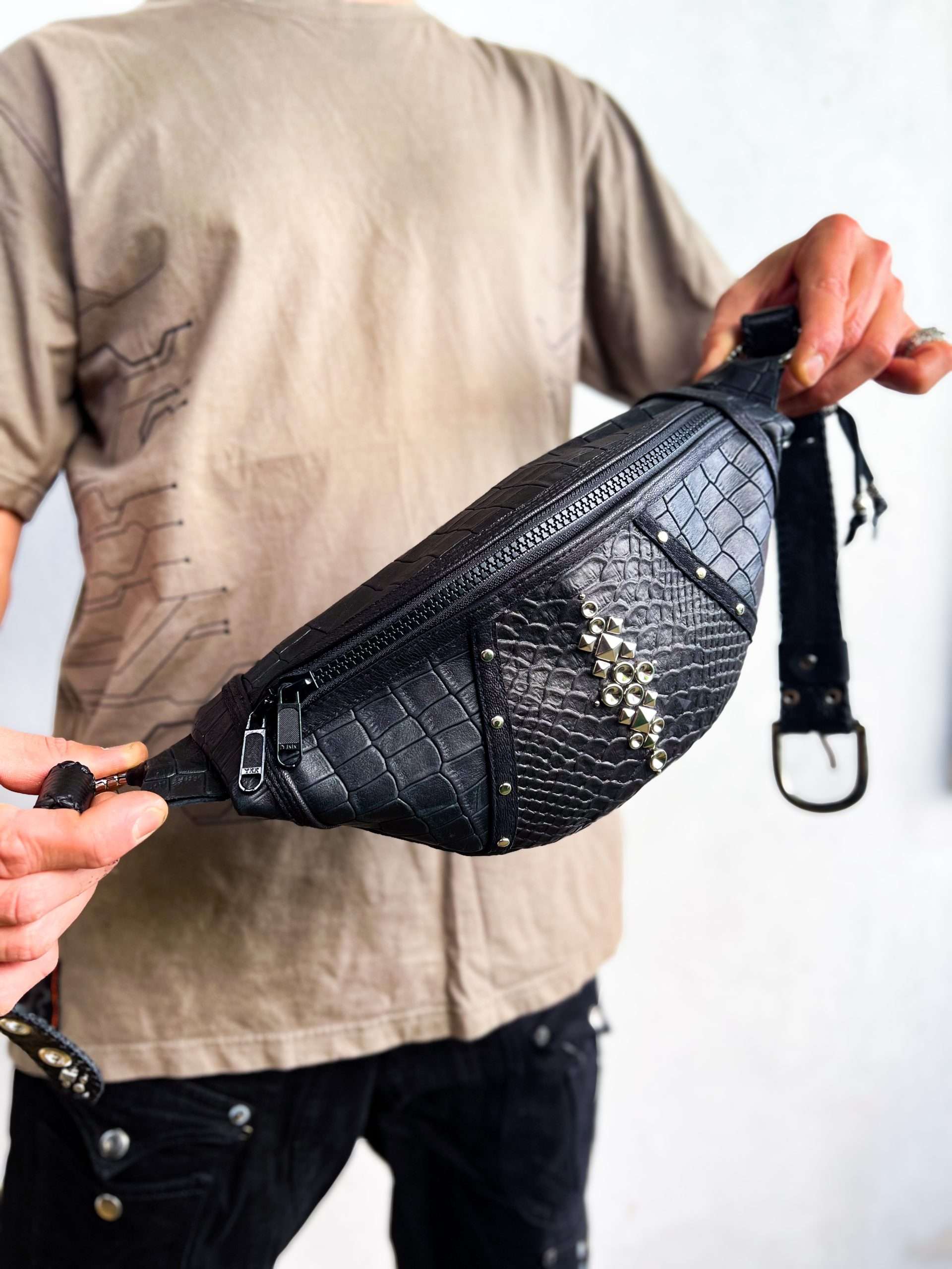 BLACK Eclipse Bag - Image 4