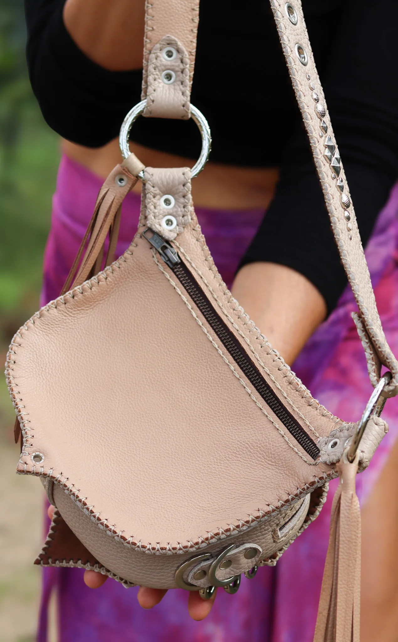 Artisan beige belt bag with gemstone and braided edges by Siga Tribal.