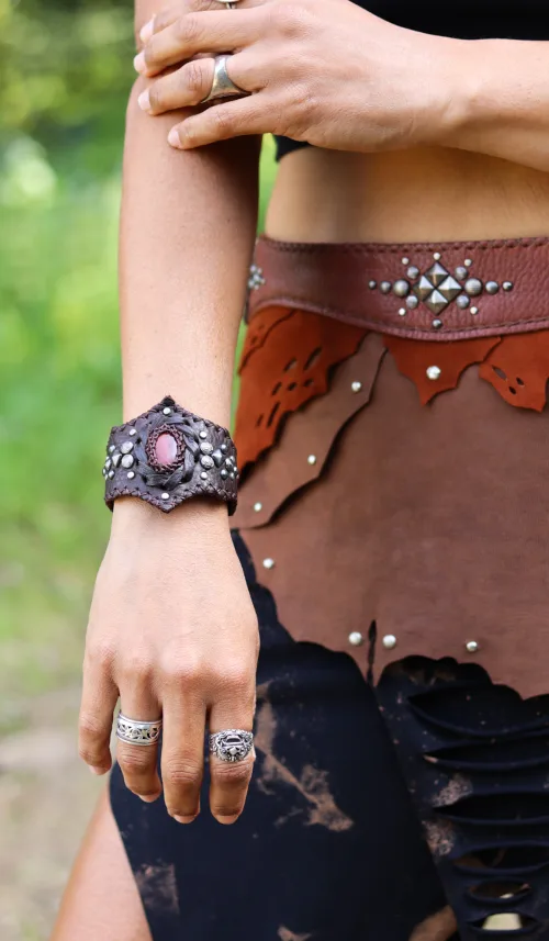 Leather cuff with red jasper gemstone and braided details. One of a kind handcrafted piece made in Portugal.