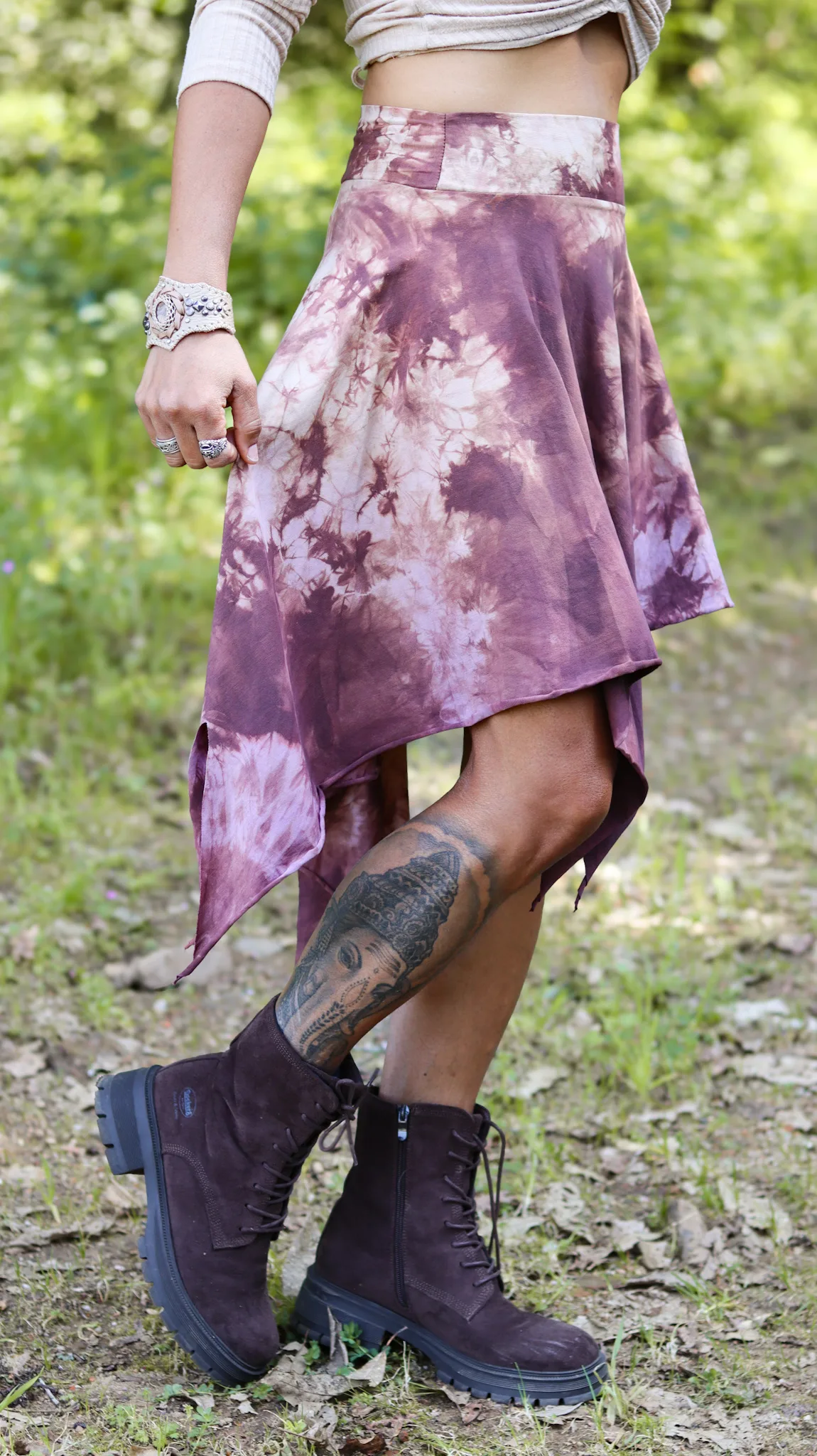Flowing asymmetrical skirt movement in natural light · SIGA Tribal
