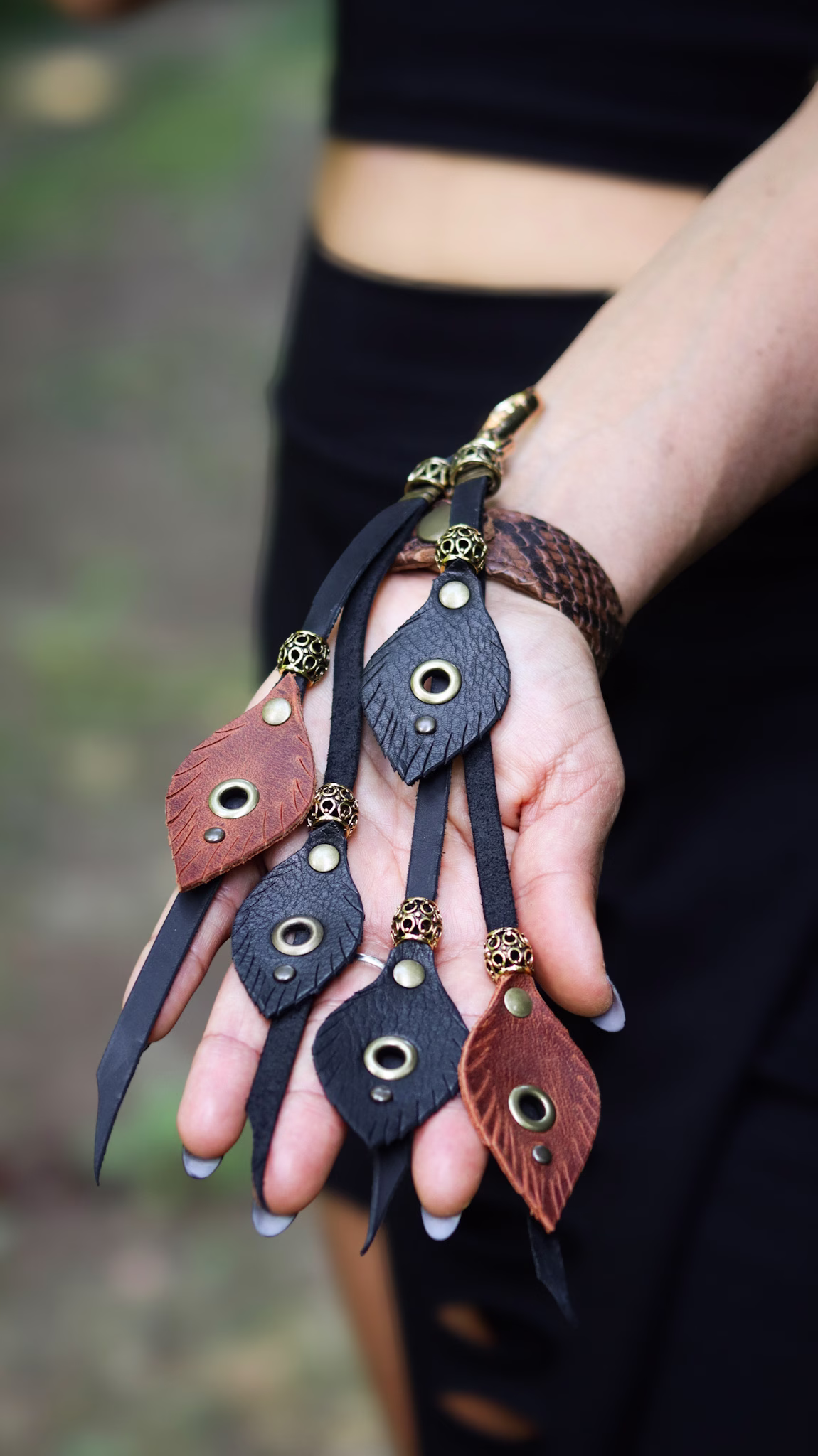 EMBER Feather Clip with black and chestnut leather feathers by SIGA TRIBAL